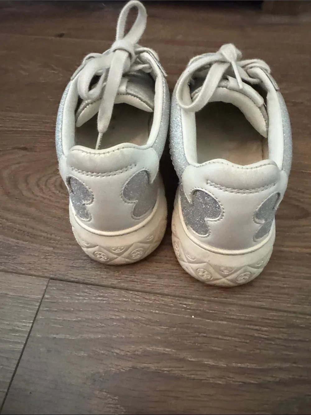 Tory Burch Silver Glitter Low-Top Sneakers with Cream Laces